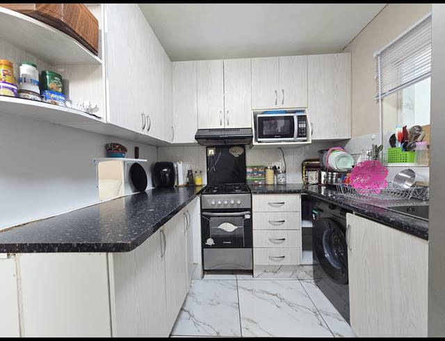 2 BEDROOM TOWNHOUSE FOR SALE IN RIDGEWAY